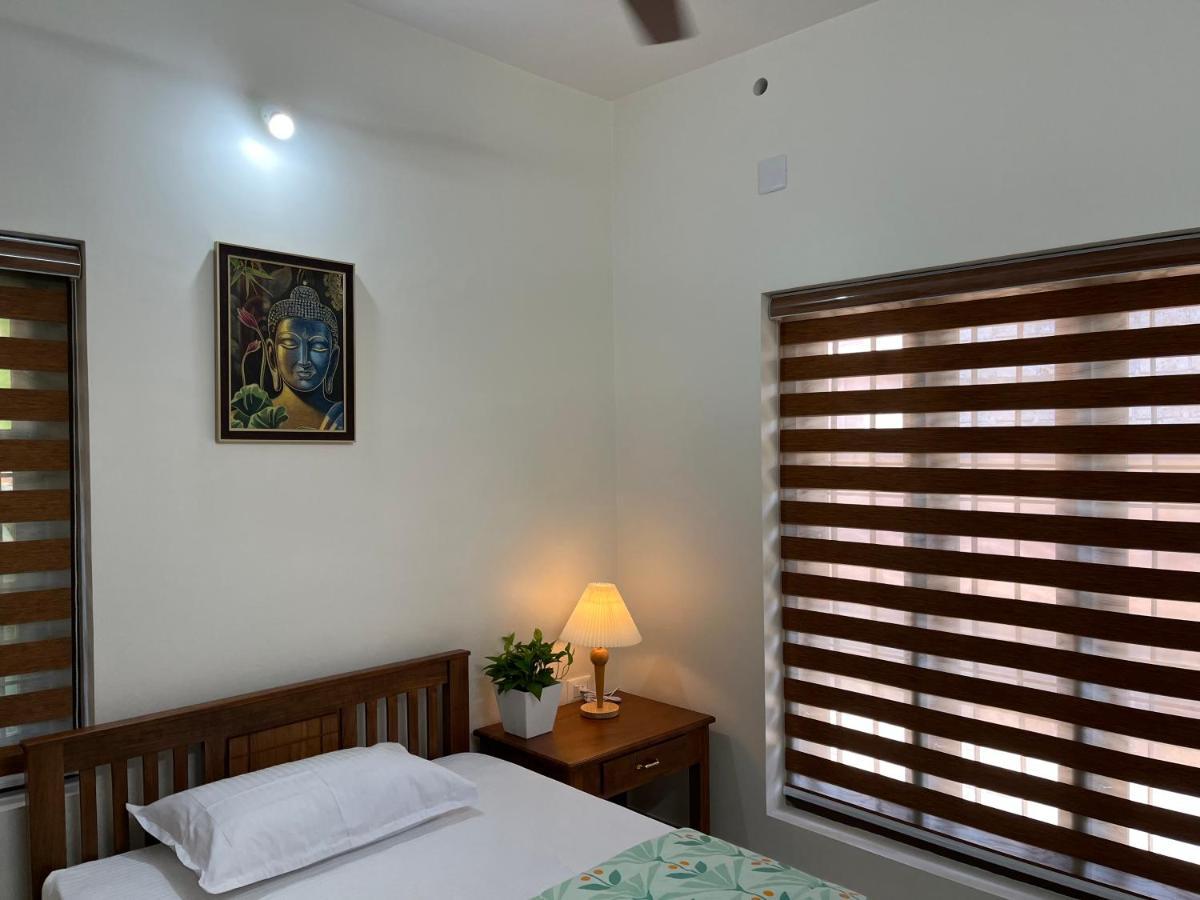 Solomon Apartments,Alappuzha Beach. Extérieur photo